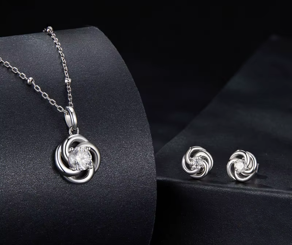Collar Nudo Moissanite